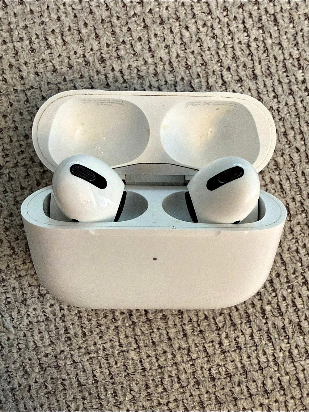 Apple AirPods Pro (1st Generation) ) Wireless Earbuds White
